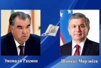 رئيس جمهورية طاجيكستان إمام علي رحمان يتهاتف  مع رئيس جمهورية أوزبكستان شوكت ميرضياييف