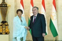 زعيم الأمة إمام علي رحمان يستقبل نائبة الأمين العام للأمم المتحدة أمينة محمد