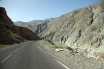 В Таджикистане продолжают  улучшать  содержание автомобильных дорог
