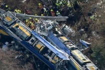 کشته و زخمی شدن 160 نفر در پی برخورد دو قطار در آلمان