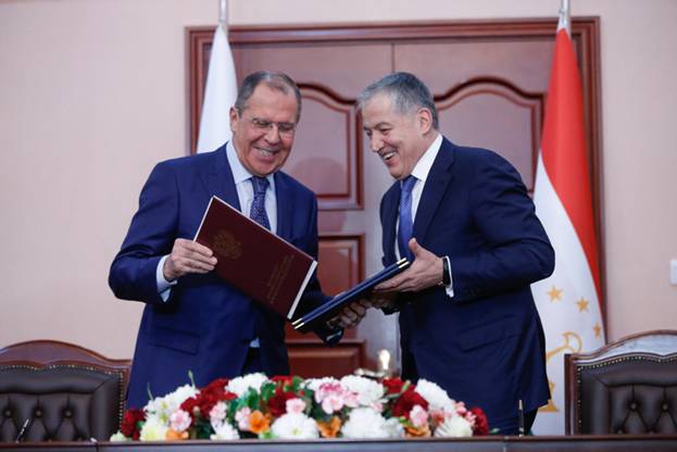 تاس: امروز وزیران امور خارجه روسیه و تاجیکستان امنیت منطقه ای و روابط دوجانبه را بررسی می‌کنند