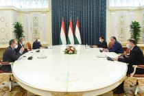 امامعلی رحمان، رئیس جمهور جمهوری تاجیکستان با خلوصی عسکر، وزیر دفاع ملی جمهوری ترکیه دیدار و گفتگو کردند