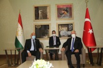 محمدطاهر ذاکرزاده با احمد اوزر، رئیس گروه دوستی بین پارلمانی ترکیه و تاجیکستان دیدار کرد