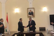سراج الدین مهرالدین با کارکنان سفارت تاجیکستان در روسیه دیدار کرد