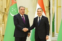 امامعلی رحمان، رئیس جمهور جمهوری تاجیکستان با قربانقلی بردی محمداف، رئیس جمهور جمهوری ترکمنستان دیدار و گفتگو کردند