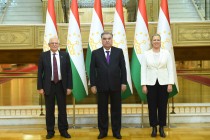 امامعلی رحمان، رئیس جمهور جمهوری تاجیکستان با جوزپ بورل، نماینده عالی اتحادیه اروپا در امور خارجی و سیاست امنیتی دیدار و گفتگو کردند