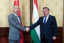 فرهاد رحیمی و سی شومین درباره گسترش روابط بین پارلمانی بین تاجیکستان و چین گفتگو کردند