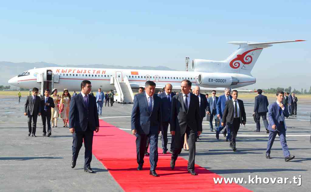 Премьер-министр Кыргызстана Сооронбай Жээнбеков прибыл с рабочим визитом в Таджикистан 06 07 2017