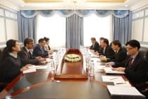نائب وزير خارجية طاجيكستان يجتمع مع وفد مملكة تايلاند