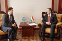 وزير الخارجية الطاجيكى يودع السفير الكازاخى بمناسبة إنتهاء فترة عمله لدى طاجيكستان