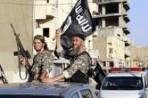 المرصد السوري: مقتل 21 من أعضاء الدولة الإسلامية في ضربات جوية بشرق سوريا