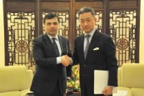 سفير طاجيكستان يسلم اوراق إعتماده لتشانغ يمينكو