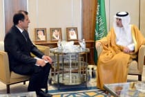 سفير طاجيكستان لدى المملكة العربية السعودية يقدم نسخة من اوراق إعتماده لعادل بن أحمد الجبير