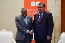 بحث العلاقات الثنائية خلال إجتماع رئيس طاجيكستان و مدير البنك الإسلامى للتنمية فى جاكارتا