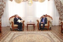 نائب وزير خارجية طاجيسكتان يجتمع مع السفير الفرنسي لدى طاجيكستان ديدييه ليروي