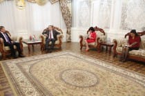 إجتمإع وزير الخارجية الطاجيكى سراج الدين أصلوف مع نائب وزير خارجية جمهورية روسيا البيضاء
