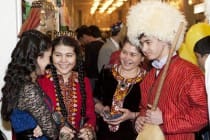 عقد معرض الأعمال الفنية للثقافة التركمانية وحفل موسيقي مشترك لطاجيكستان وتركمانستان فى دوشنبه
