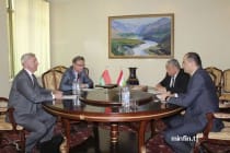 وزير المالية الطاجيكى يلتقى  مع السفير البيلاروسى في جمهورية طاجيكستان