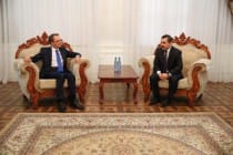 نائب وزير خارجية طاجيكستان يستقبل سفير بولندا بيتر إيفاشكيفيتش