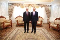 سفير تركيا فى طاجيكستان يسلم أوراق إعتماده لوزير الخارجية سراج الدين أصلوف