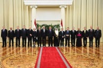 رئيس طاجيكستان يتسلم أوراق إعتماد 14 سفيرا جديدا لدى البلاد