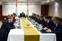 إمام علي رحمان يجتمع مع سفراء طاجيكستان لدى الدول الأوروبية