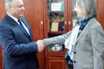 رئيس غرفة تجارة طاجيكستان يلتقى السفيرة الفرنسية في طاجيكستان جاسمين جوييدار