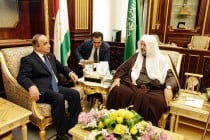 شكورجان ظهوروف، يجتمع مع رئيس مجلس الشورى بالمملكة العربية السعودية