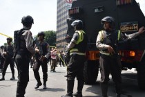 الشرطة الإندونيسية تحاصر منشأة حكومية للقبض على إرهابي مشتبه به
