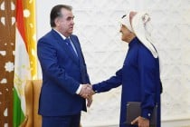 زعيم الأمة إمام على رحمان يجتمع مع رئيس مجلس إدارة صندوق قطر للاستثمار، الشيخ عبد الله بن محمد بن سعود آل الثانى