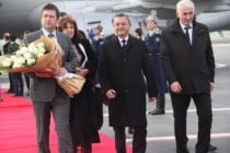 رئيس مجلس النواب للبرلمان التشيكى يان غاماشيك يصل طاجيكستان