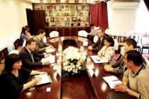 وزير داخلية طاجيكستان يجتمع مع المنسقة المقيمة للأمم المتحدة فى طاجيكستان