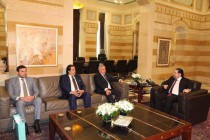 سفير طاجيكستان يلتقى رئيس  الوزراء  اللبناني سعد رفيق الحريري