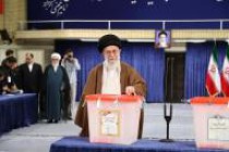طوابير طويلة في الساعات الأولى من انتخابات الرئاسة الإيرانية