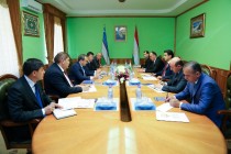 عمدة دوشنبه يجتمع مع نائب رئيس وزراء جمهورية أوزبكستان