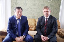 وزير داخلية طاجيكستان يجتمع مع أوليغ كونوفالوف