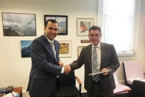 سفير طاجيكستان فى الولايات المتحدة يلتقى السيد مارك لينسكوت