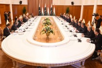 إجتماع رئيس وزراء باكستان مع رئيس جمهورية طاجيكستان