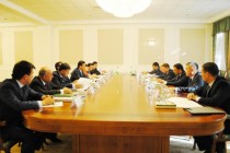 بحث العلاقات الطاجيكية الاوزبكية فى طشقند