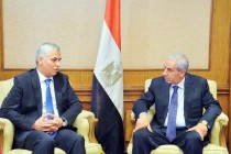 وزير التجارة والصناعة المصري يلتقي سفير طاجيكستان بالقاهرة