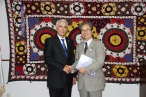 لقاء سفير طاجيكستان مع عضو مجلس النواب بالبرلمان اليابانى توموكاتسو كيتاجاوا