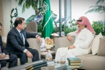 لقاء السفير الطاجيكى لدى المملكة العربية السعودية مع الأمير الوليد بن طلال آل سعود