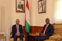 سفير طاجيكستان لدى مصر يلتقي سفير جيبوتي
