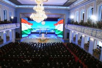 حضور الزعيم الطاجيكى فى وتجمع احتفالي بمناسبة الذكرى ال 25 للدورة ال 16 التاريخية للمجلس الأعلى للجمهورية طاجيكستان