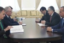 وزير خارجية جمهورية طاجيكستان يلتقى المفوض الأوروبي للتعاون الدولي والتنمية