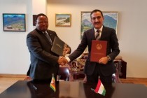 توقيع البيان المشترك بشأن إقامة العلاقات الدبلوماسية بين جمهورية طاجيكستان وجمهورية زمبابوي