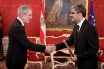 سفير طاجيكستان لدى النمسا يقدم أوراق إعتماده للرئيس الاتحادي لجمهورية النمسا