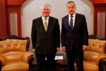 وزير خارجية جمهورية طاجيكستان يستقبل السفير البريطانى لدى طاجيكستان