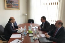 السفير الطاجيكستانى يجتمع مع النائب العام للجمهورية التشيكية