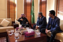 لقاء سفير المملكة العربية السعودية لدى طاجيكستان مع مدير معهد المعملين في مدينة بنجكنت